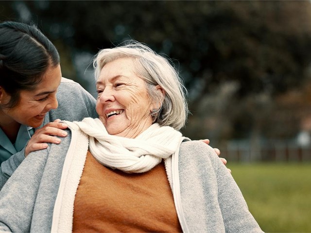 ¿Cómo combatir la soledad en la tercera edad?